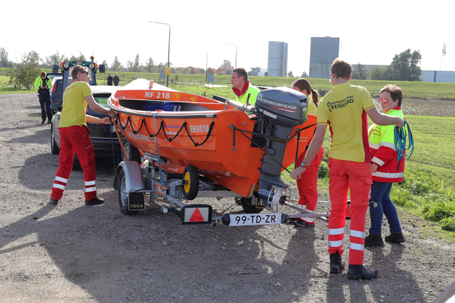 Grote zoekactie door Veteranen Search Team aan de Zomerdijk Waalwijk