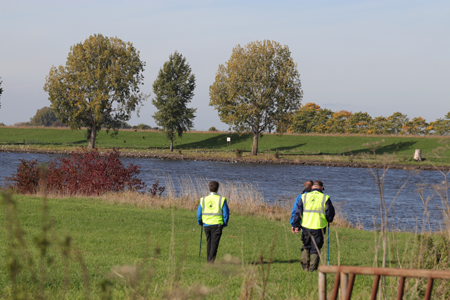 Grote zoekactie door Veteranen Search Team aan de Zomerdijk Waalwijk