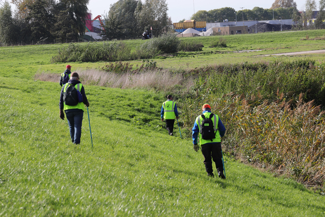 Grote zoekactie door Veteranen Search Team aan de Zomerdijk Waalwijk