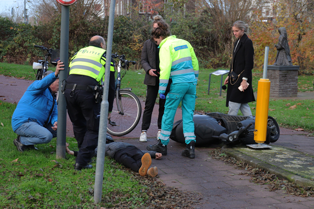 Scooterrijder gaat onderuit en raakt gewond aan de Eerste Zeine Waalwijk