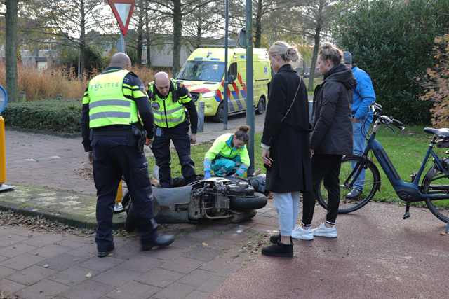 Scooterrijder gaat onderuit en raakt gewond aan de Eerste Zeine Waalwijk