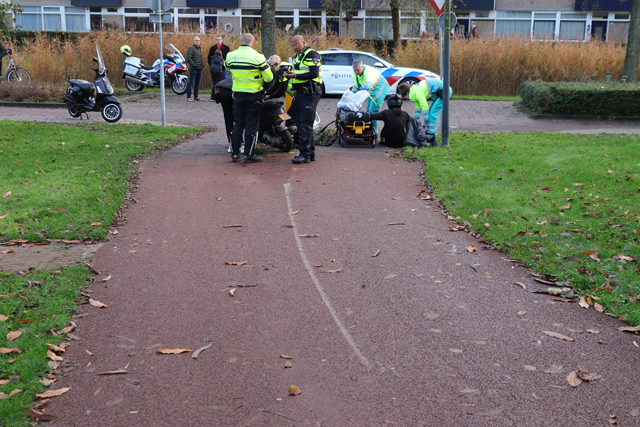 Scooterrijder gaat onderuit en raakt gewond aan de Eerste Zeine Waalwijk