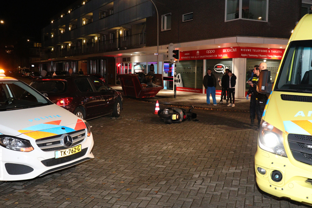 Aanrijding op kruising aan de Stationsstraat Waalwijk