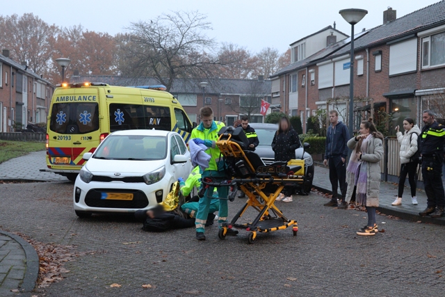 Fietser raakt gewond bij aanrijding met auto aan de Wijnruitstraat Waalwijk