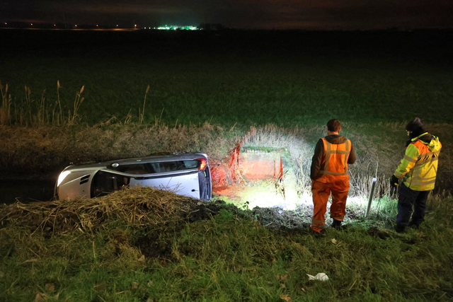 Dronken automobilist belandt met auto in sloot langs de A59 (Maasroute) Waalwijk