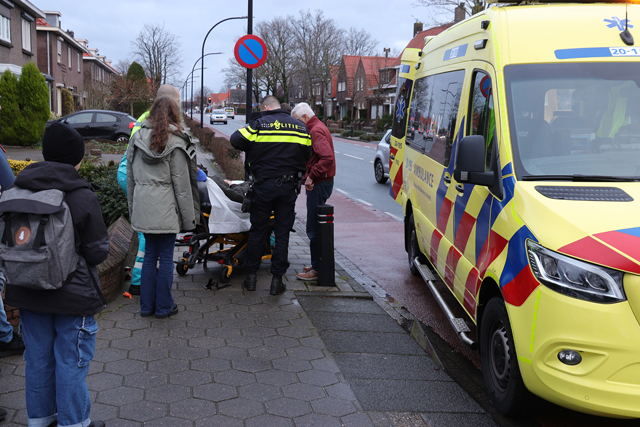Voetganger raakt gewond na aanrijding aan de Burg. Smeelelaan Waalwijk