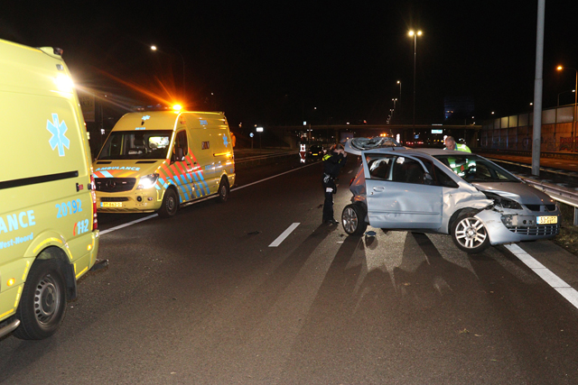 Flinke ravage na ongeval op de A59 (Maasroute) Waalwijk