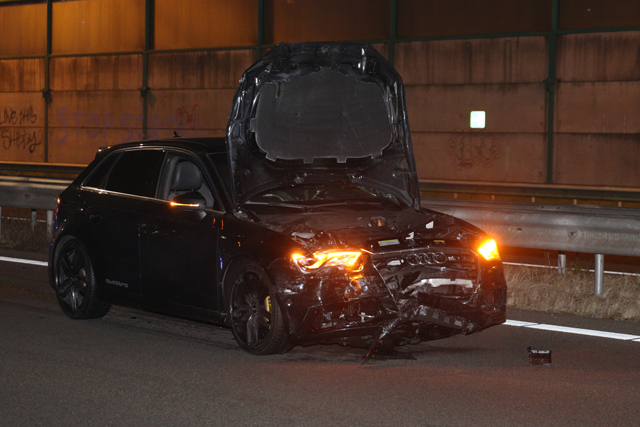 Flinke ravage na ongeval op de A59 (Maasroute) Waalwijk