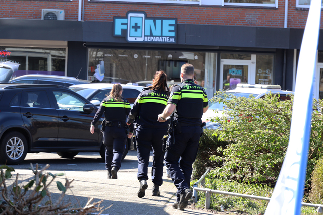 Politieachtervolging eindigt aan het Bloemenoordplein Waalwijk