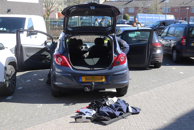 Politieachtervolging eindigt aan het Bloemenoordplein Waalwijk