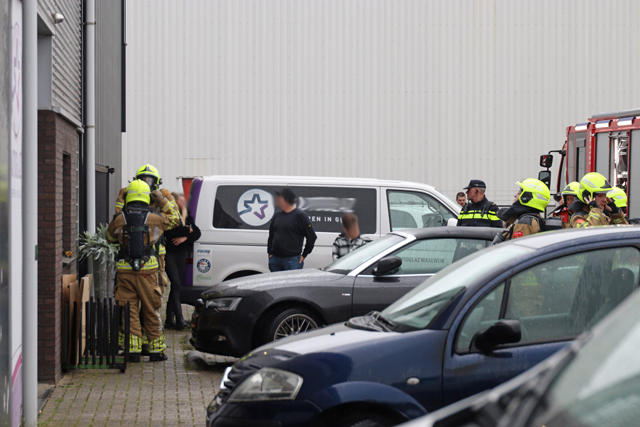 Brandweer rukt met spoed uit voor brandmelding bij bedrijf aan de Spuiweg Waalwijk