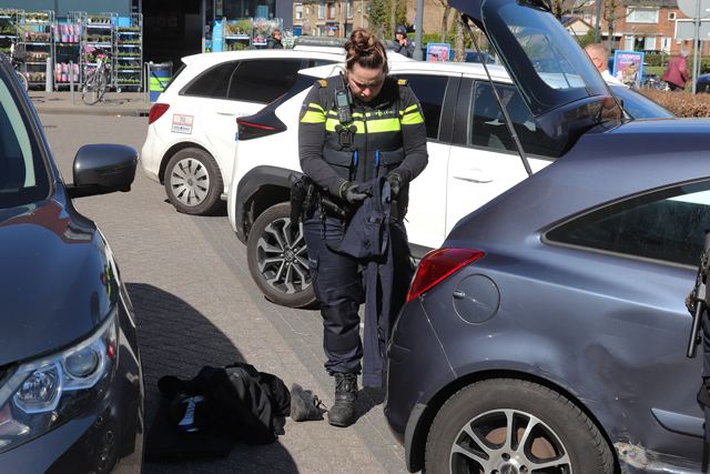 Politieachtervolging eindigt aan het Bloemenoordplein Waalwijk
