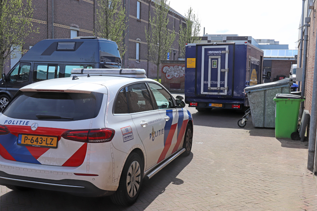 Geldwagen strandt met pech bij winkelcentrum De Els Waalwijk