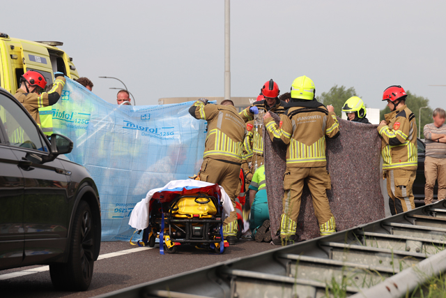 Voetganger aangereden op snelweg A59 Waalwijk