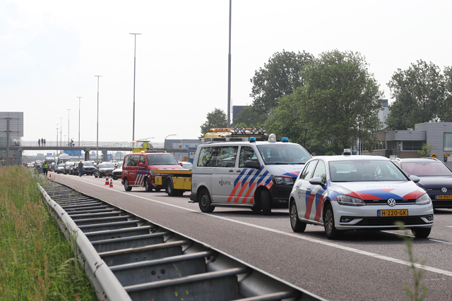 Voetganger aangereden op snelweg A59 Waalwijk