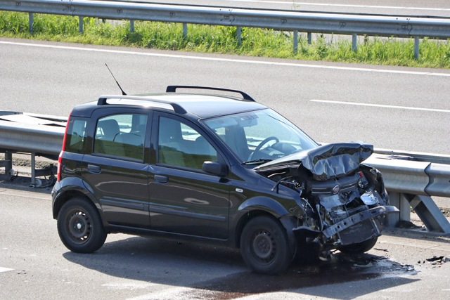 Bestuurder raakt gewond bij aanrijding op de A59 (Maasroute) Waalwijk