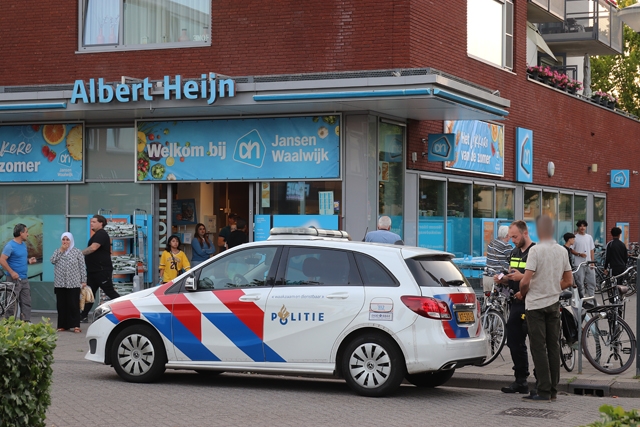 Agressieve klant in winkel van Albert Heijn aan het Bloemenoordplein Waalwijk