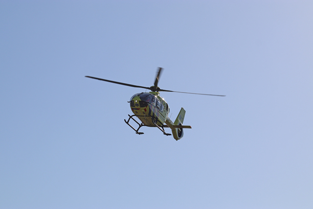 Bestuurder wordt onwel en botst tegen vangrail aan op de A59 (Maasroute) Waalwijk