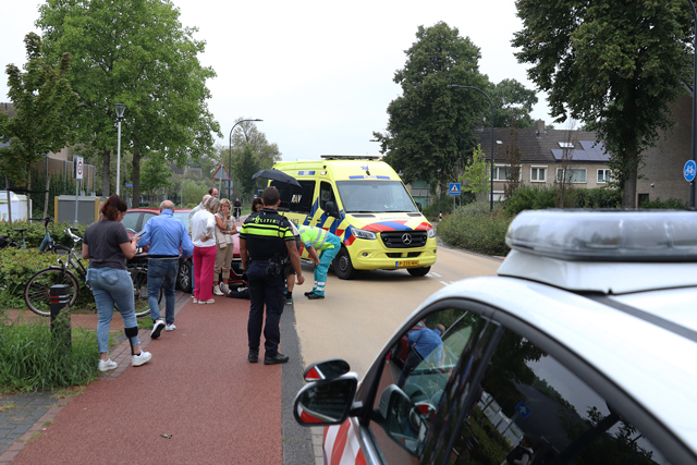 Vrouw raakt gewond bij aanrijding met auto aan de Groen van Prinstererlaan Waalwijk