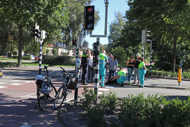 Vrouw raakt gewond bij botsing met auto aan de Akkerlaan Waalwijk