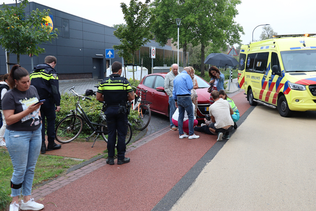 Vrouw raakt gewond bij aanrijding met auto aan de Groen van Prinstererlaan Waalwijk