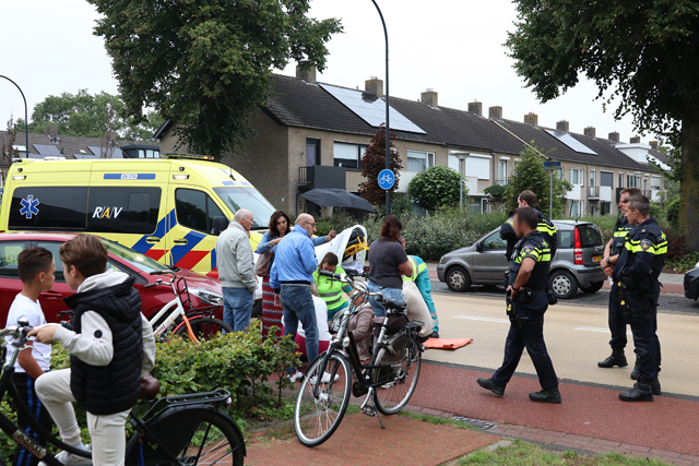 Vrouw raakt gewond bij aanrijding met auto aan de Groen van Prinstererlaan Waalwijk