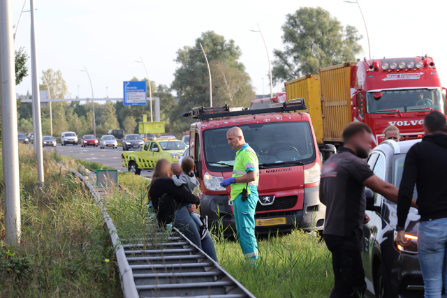 Kop-staart botsing op de Midden-Brabantweg Waalwijk