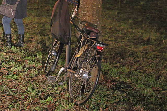 Omstander redt kind dat vast zit tussen spaken van fiets aan de Noorder-Allee Waalwijk