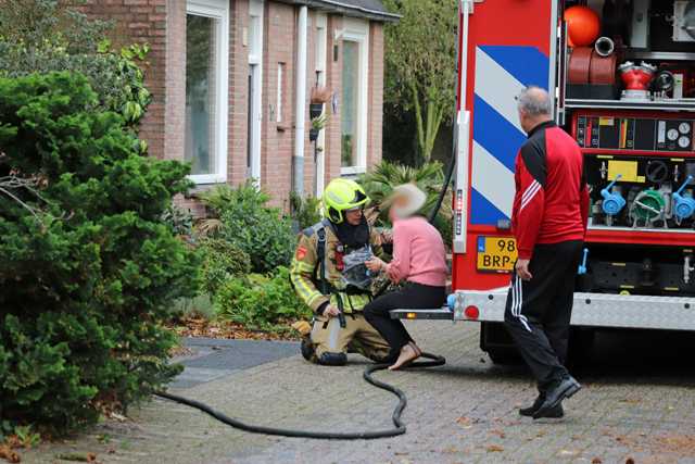 Vrouw raakt gewond bij woningbrand aan de Amstel Waalwijk