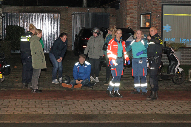 Pizzabezorger komt in botsing met auto aan de Burg. Smeelelaan Waalwijk