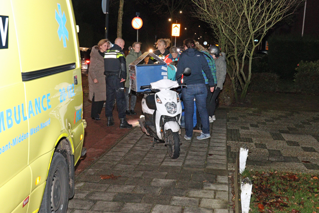 Pizzabezorger komt in botsing met auto aan de Burg. Smeelelaan Waalwijk