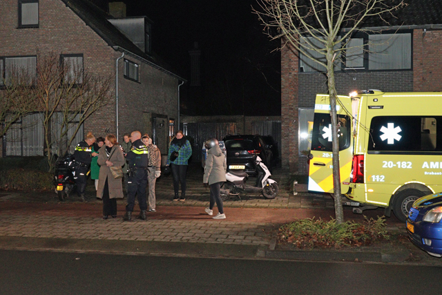 Pizzabezorger komt in botsing met auto aan de Burg. Smeelelaan Waalwijk