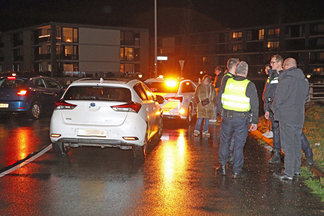Automobilist botst achterop politievoertuig aan de Noorder-Allee Waalwijk