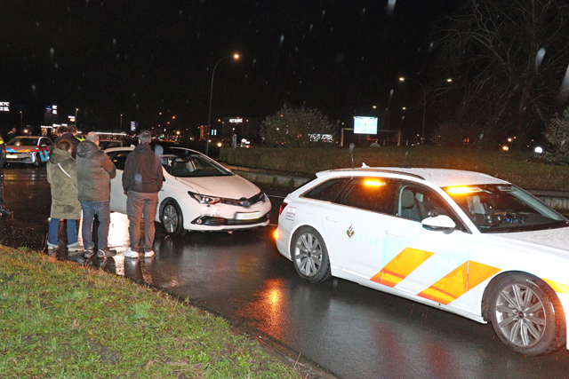 Automobilist botst achterop politievoertuig aan de Noorder-Allee Waalwijk