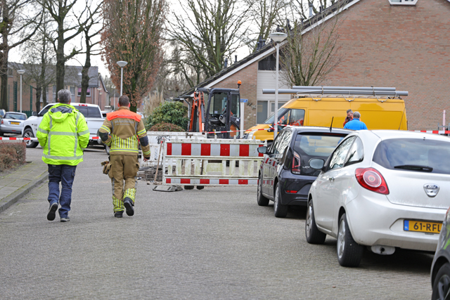 Gaslek tijdens graafwerkzaamheden aan de Sem Dresdenstraat Waalwijk