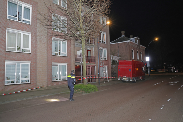 UPDATE: Man dringt woning binnen via ladder aan de Anna van Burenstraat Waalwijk