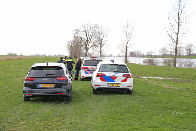 Politie vindt lichaam in Bergsche Maas Waalwijk