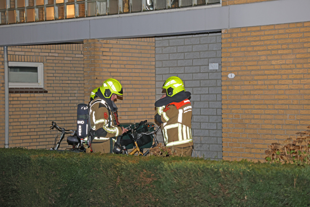 Brandweer rukt met spoed uit voor een gaslucht aan de Ir. Lelystraat Waalwijk