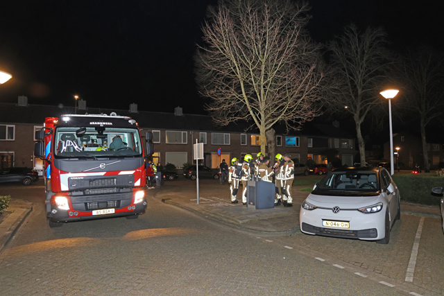 Brandweer rukt met spoed uit voor een gaslucht aan de Ir. Lelystraat Waalwijk