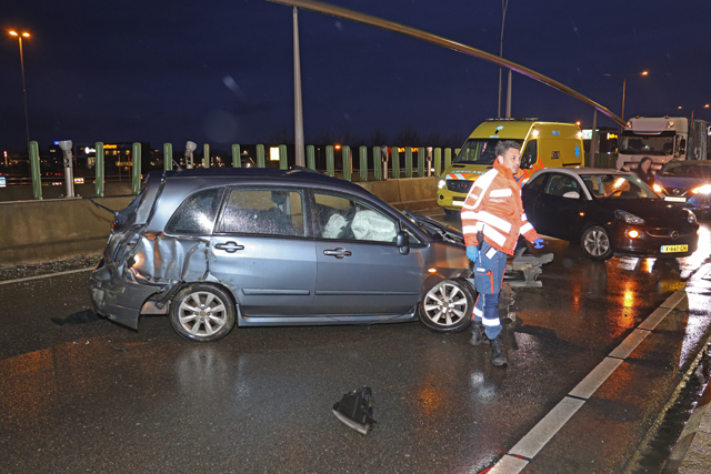 Bestuurder raakt gewond bij eenzijdig ongeval aan de Taxandriaweg-West Waalwijk