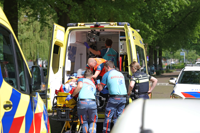 Politie treft zwaargewonde man aan in trappenhuis aan de Teisterbandtlaan Waalwijk