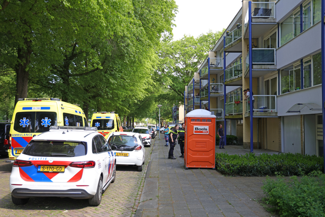 Politie treft zwaargewonde man aan in trappenhuis aan de Teisterbandtlaan Waalwijk