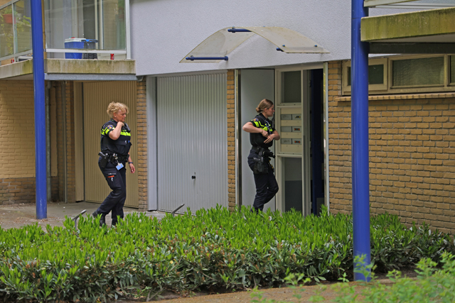 Politie treft zwaargewonde man aan in trappenhuis aan de Teisterbandtlaan Waalwijk