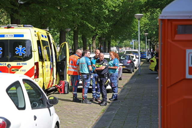 Politie treft zwaargewonde man aan in trappenhuis aan de Teisterbandtlaan Waalwijk