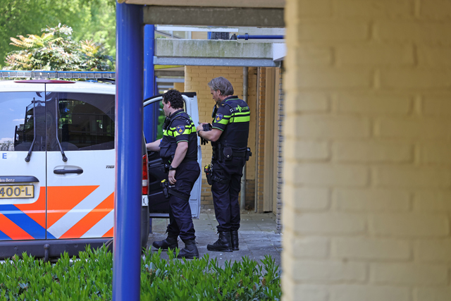 Politie treft zwaargewonde man aan in trappenhuis aan de Teisterbandtlaan Waalwijk