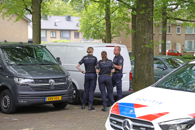 Politie treft zwaargewonde man aan in trappenhuis aan de Teisterbandtlaan Waalwijk