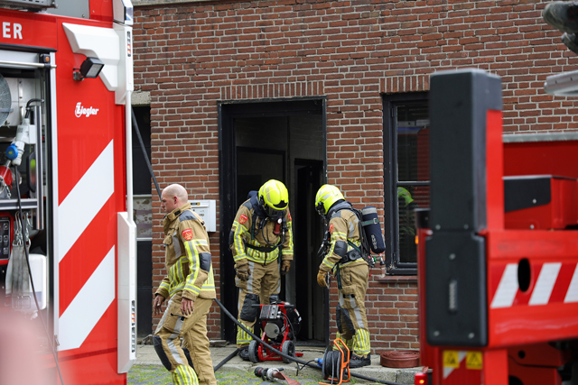 Bankstel in brand binnenin pand aan de Gedempte Haven Waalwijk