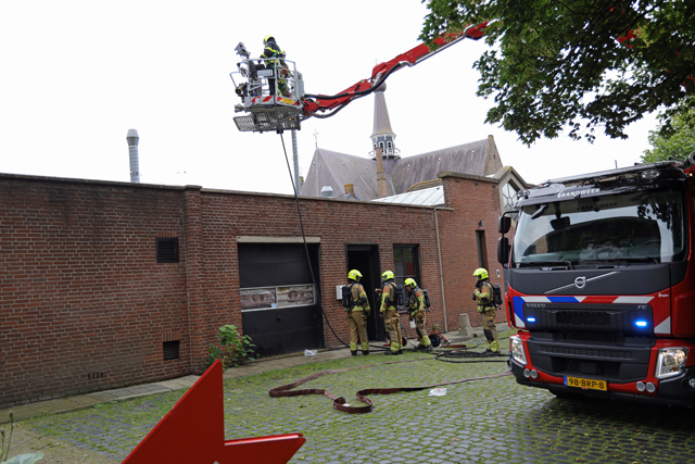 Bankstel in brand binnenin pand aan de Gedempte Haven Waalwijk