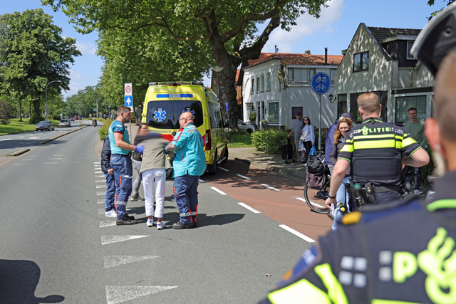 Automobilist gaat ervandoor na aanrijding met fietser aan de Burg. van der Klokkenlaan Waalwijk