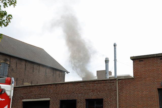 Bankstel in brand binnenin pand aan de Gedempte Haven Waalwijk